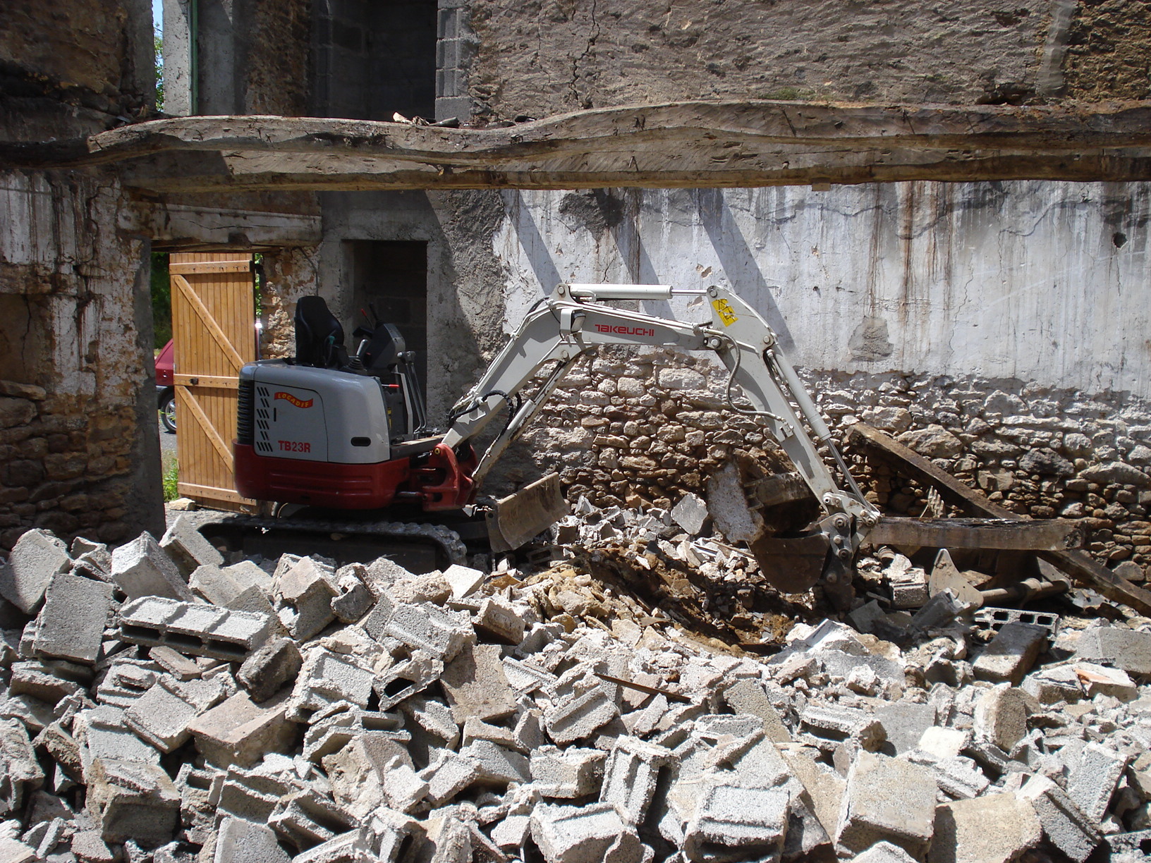 Démolition à Verneuil-sur-Avre