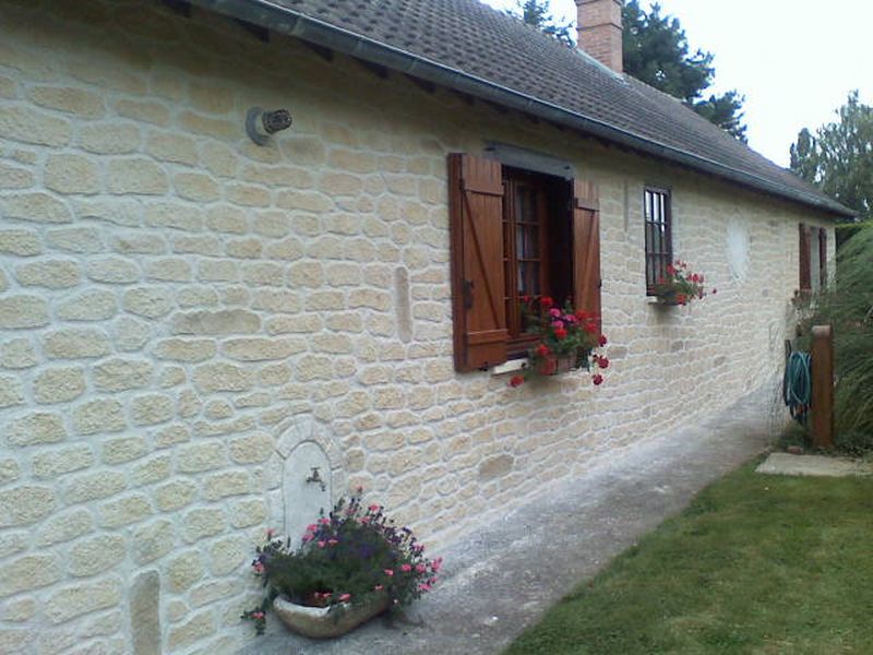 Joint à la chaux, façade en pierre à Farceaux