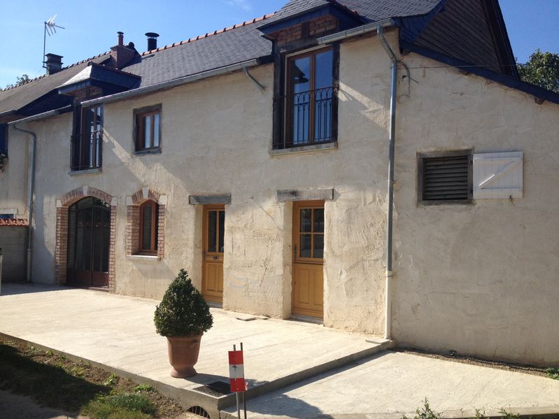 Enduit à la chaux taloché à Faverolles-la-Campagne